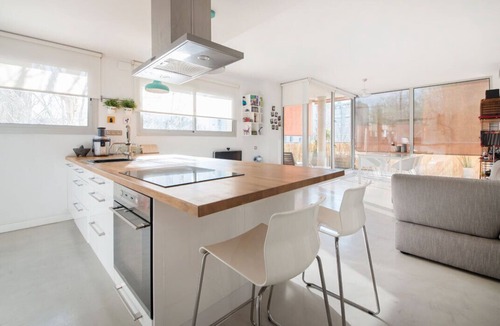 Sant Adria de Besos Apartment | Elegant apartment on the beach Forum