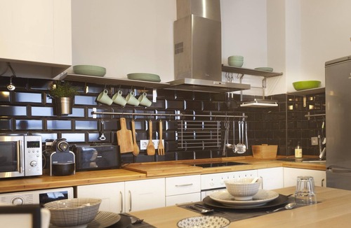 Sagunto Apartment | Elegant Apartment by the Mediterranean with A/C and Wifi, 5 Min Walk to Beach