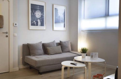 Sagunto Apartment | Elegant Apartment by the Mediterranean with A/C and Wifi, 5 Min Walk to Beach