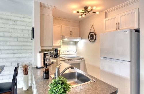 Mont-Tremblant Apartment | Elegant Apartment - View on Lake Tremblant & Mountain