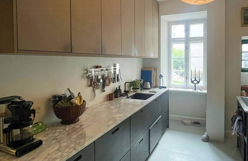Frederiksberg C Apartment | Elegant apartment with balcony near Værnedamsvej