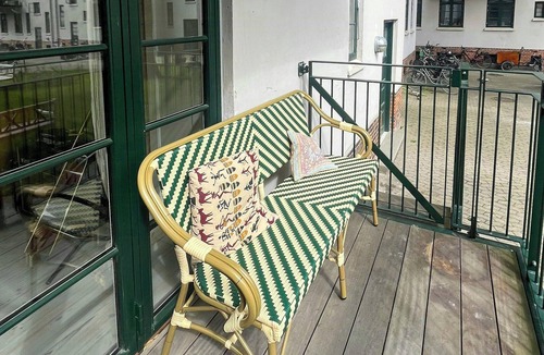 Frederiksberg C Apartment | Elegant apartment with balcony near Værnedamsvej