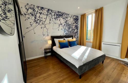 Meaux Apartment | Elegant Apartment - 20 min Disney - Free Parking