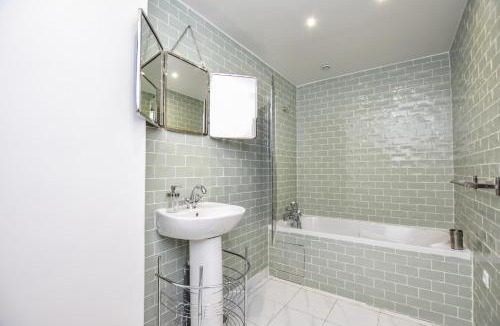 10th Arrondissement Apartment | Elegant apartment - 3BR-8P - Gare de l'est