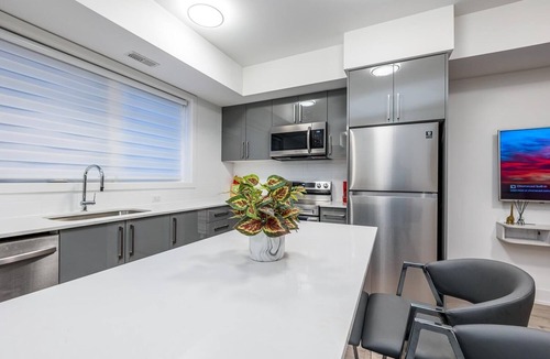 Niagara Falls House | Elegant Apartment, 5mins from the Falls