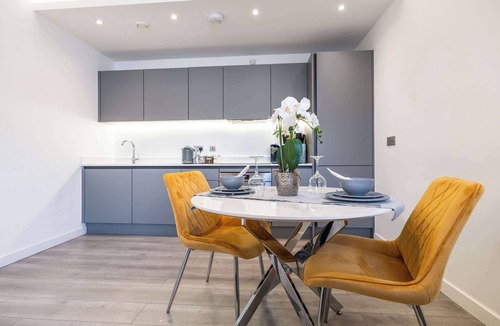 Great Linford Apartment | Elegant apartment/4 S