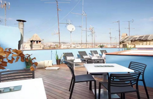 Gothic Quarter Apartment | Elegant Apartment in El Born with Rooftop Terrace