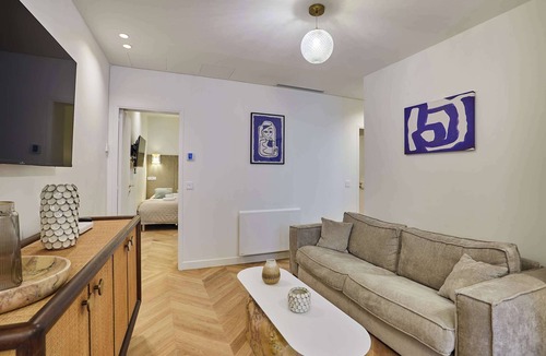 Saint-Vincent-de-Paul Apartment | Elegant apartment with AC - Center of Paris