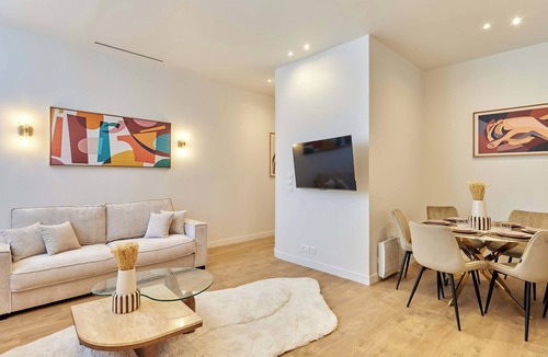 Amerique Apartment | Elegant Apartment With Buttes-chaumont Park
