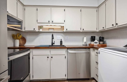 Columbus Apartment | Elegant APT- 8mi to FT Benning
