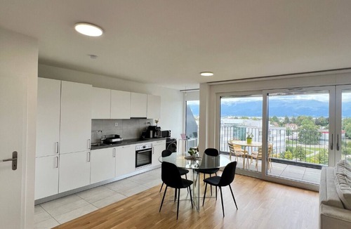 Petit-Saconnex / Servette Apartment | Elegant apt. with terrace & breathtaking view