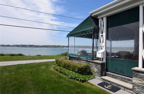 Easton's Point Cottage | Elegant beach cottage overlooking Easton's Beach within 2 miles to Newport, RI