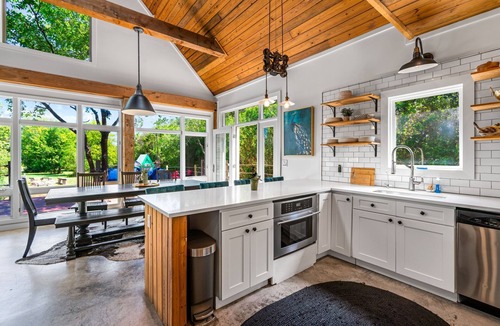 Kyle Cabin | Elegant Birdhouse Cabin with 🔥Heated🔥 Cowboy Pool