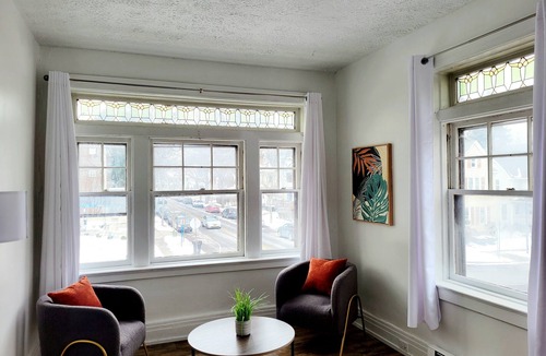 East Avenue Apartment | Elegant & Bright 2-Bedroom in Historic Park Ave