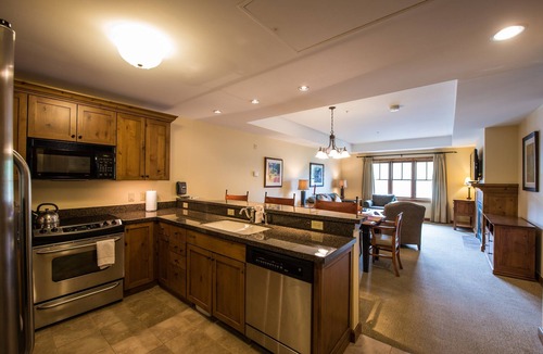 Mount Crested Butte Cabin | Elegant + Bright Suite | Fireplace & Pool Access