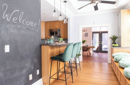 Fashion District House | Elegant Brownstone Bathurst/King streets