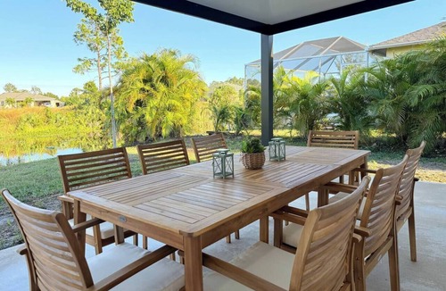Jacarandas House | Elegant Cape Coral Retreat Sleeps 8