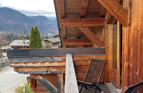 Montriond Ski Chalet | Elegant Chalet Mathilde - 8-10 guests - pet friendly - large garage & terrace