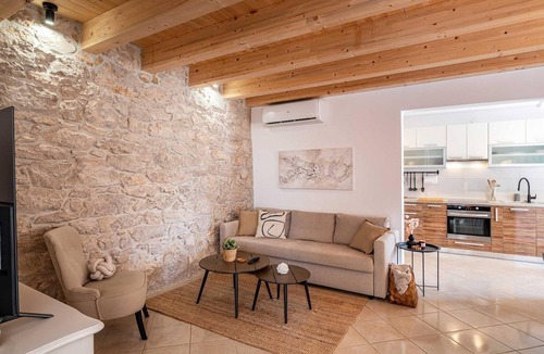 Lukoran House | Elegant Coastal Retreat in Lukoran