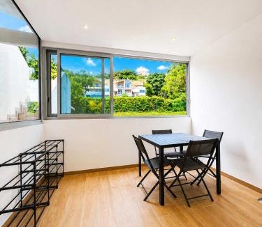 Saint-Laurent-du-Var Apartment | Elegant cocon avec piscine et parking prive