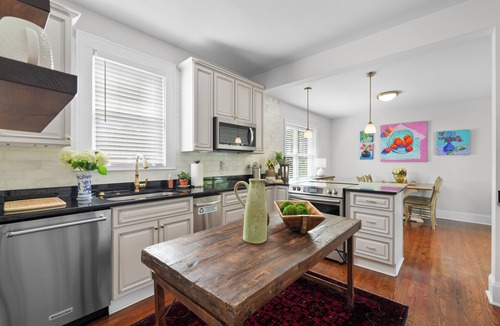 Pettigru Street Historic District House | Elegant Colonial, Heart of Downtown