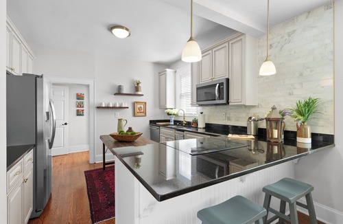Pettigru Street Historic District House | Elegant Colonial, Heart of Downtown