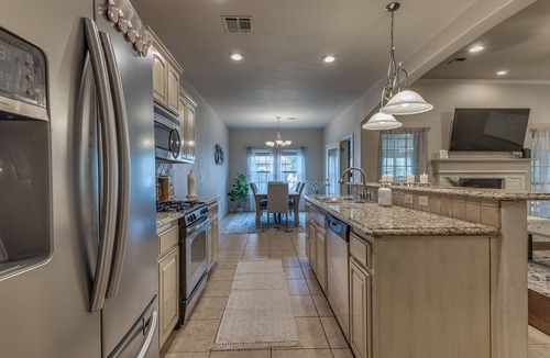 Jenks House | Elegant Comfort in Jenks!