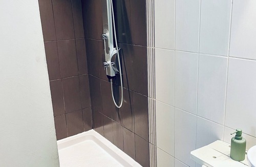 Croix-Caluyau Bed & Breakfast | Elegant, comfortable room with private spa