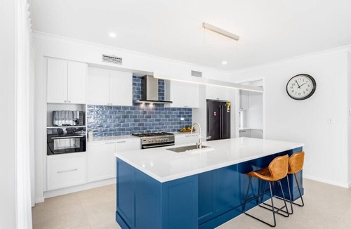 Upper Mount Gravatt House | Elegant & Convenient 4-Beds Villa w/easy access