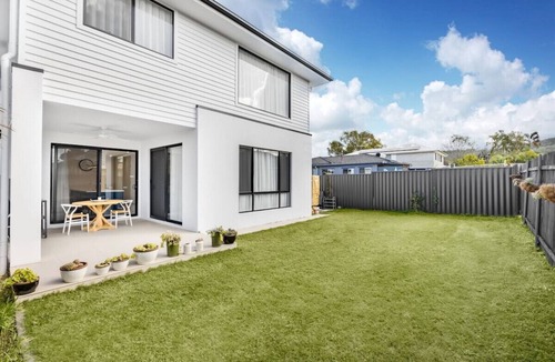 Upper Mount Gravatt House | Elegant & Convenient 4-Beds Villa w/easy access