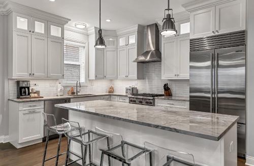 Wrigleyville Apartment | Elegant Condo-Steps from Wrigley Field, 32 Nights condo