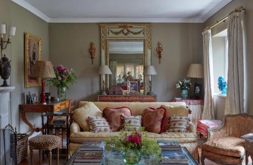 Lechlade Villa | Elegant Cotswold Retreat