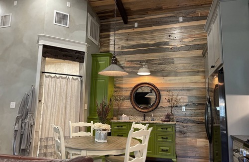 Crawford House | Elegant Country Cottage