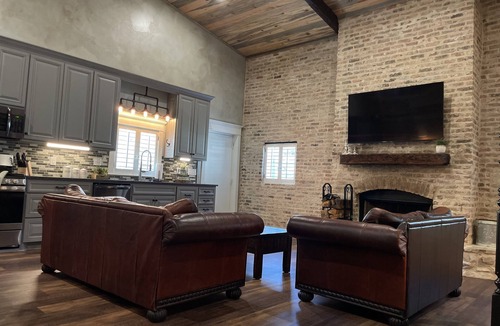 Crawford House | Elegant Country Cottage