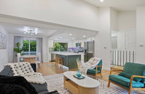 Federal Way House | Elegant - Cozy 4BR - Fireplace, A/C, Private Deck