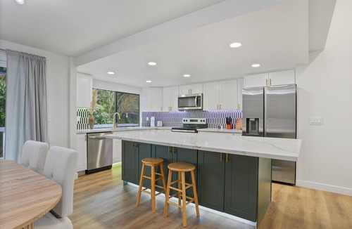 Federal Way House | Elegant - Cozy 4BR - Fireplace, A/C, Private Deck