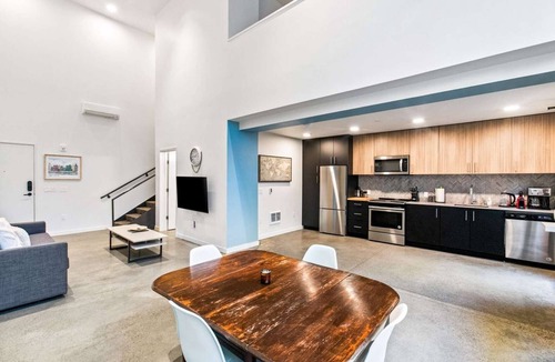 Downtown Apartment | Elegant design meets optimal location amid the natural beauty of Downtown Redmond.