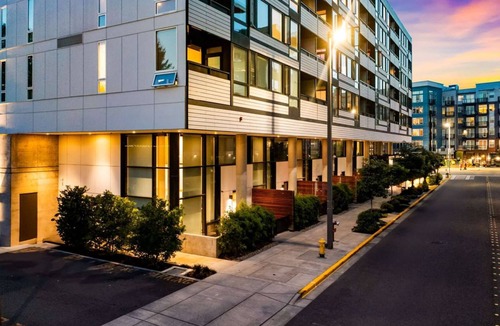 Downtown Apartment | Elegant design meets optimal location amid the natural beauty of Downtown Redmond.