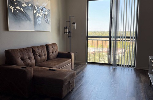 North Burnet Apartment | Elegant Domain Studio, Luxury Stay Steps from Dining & Shopping