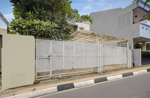 Cilandak House | Elegant Double Suite Near RS Fatmawati with WiFi