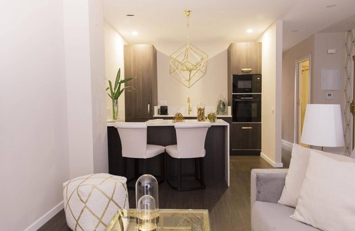 La Roqueta Apartment | Elegant downtown apartment with Wi-Fi and air conditioning