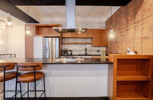 Shaughnessy Village Apartment | Elegant Downtown Stay, Near Bell Centre MTL