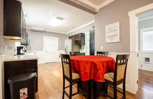 Hilltop House | ELEGANT DOWNTOWN TACOMA HOME UNIT A