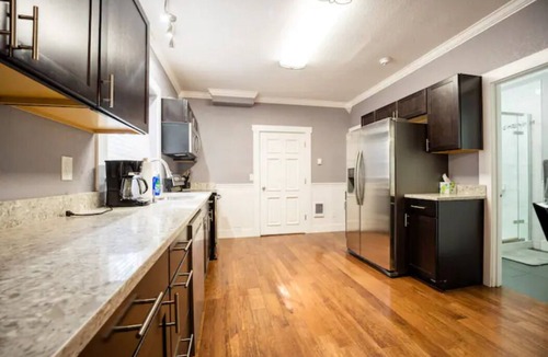 Hilltop House | ELEGANT DOWNTOWN TACOMA HOME UNIT A