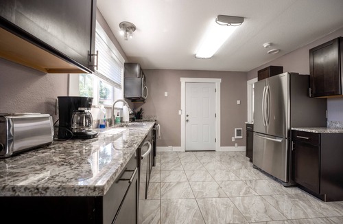 Hilltop House | Elegant Downtown Tacoma Home