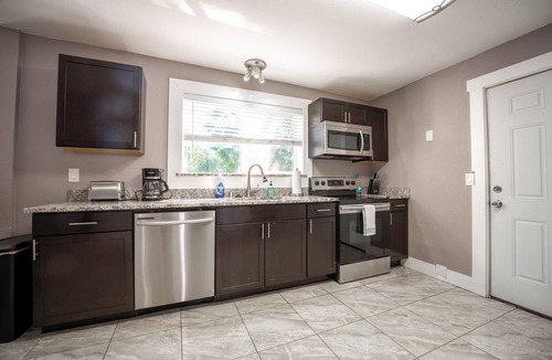 Hilltop House | Elegant Downtown Tacoma Home