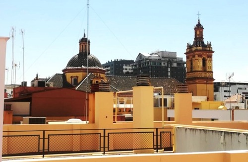 San Bernardo Apartment | Elegant Duplex in Seville with Parking and Air Conditioning