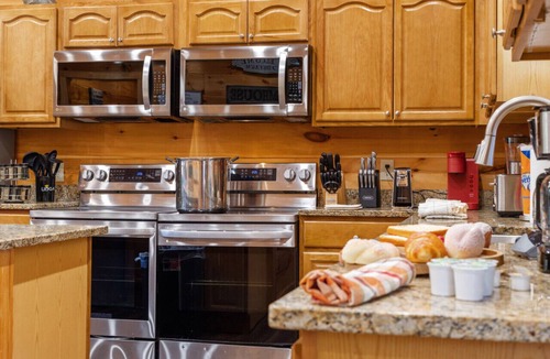 Pigeon Forge Cabin | Elegant Elite Estate By Ghosal Luxury Lodging