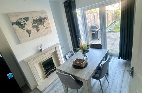 Bilston House | Elegant Escape