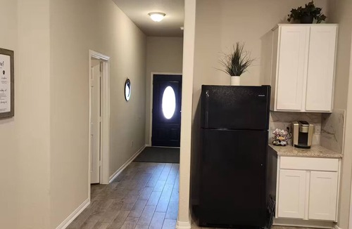 Fresno House | Elegant Escape in central location
